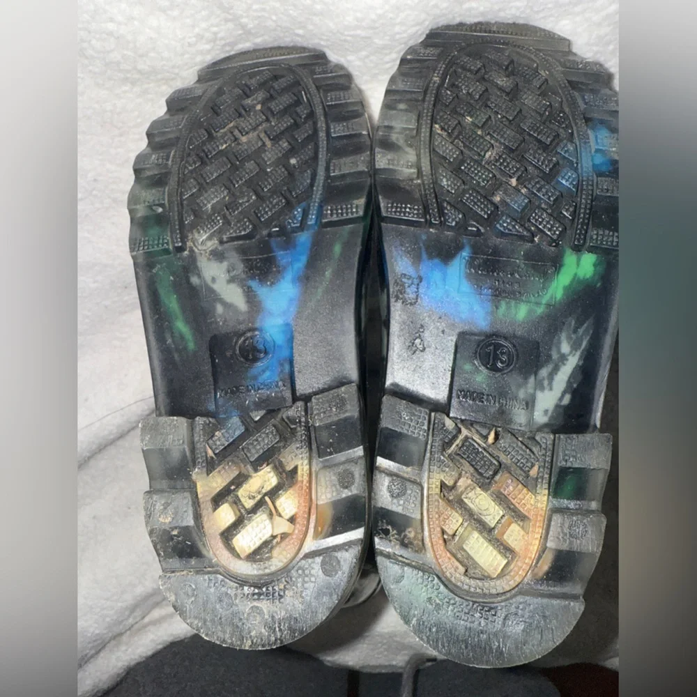 Western Chief Kids Dinosaur Light Up Rainboot | Size 13 | Black | Blue | Green |